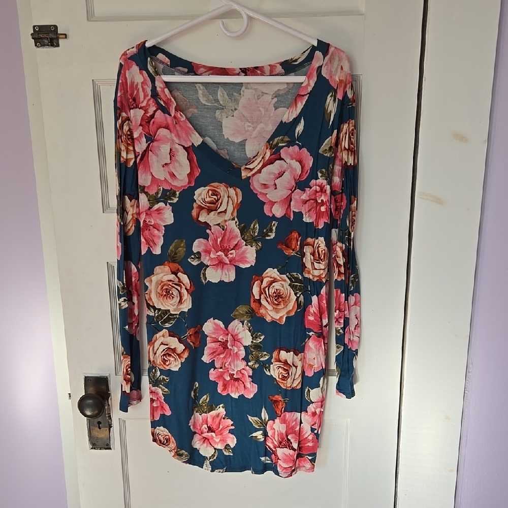 Blakeley Floral V-Neck Tunic Women's Top - Teal and Pink